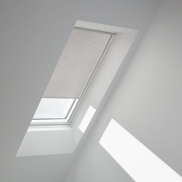 roleta przyciemniająca do okien dachowych RFY Velux nature collection drewno