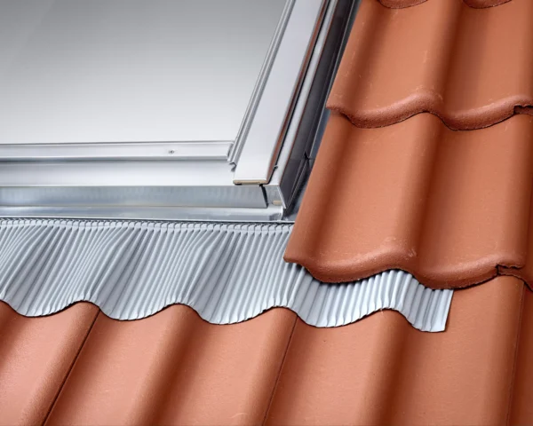 EDW UK10 2300 - Kołnierz 134x160 uszczelniający,do ciepłego montażu VELUX, tytan - obrazek 2